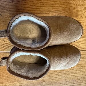 Leather platform boots size 6.5. Still great shape.